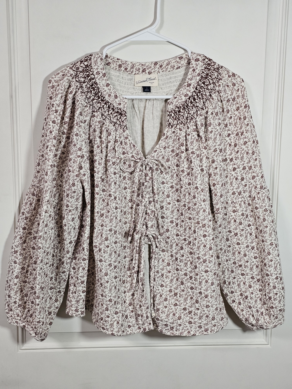 Universal Thread Goods Co. floral tie-front blouse in size Small